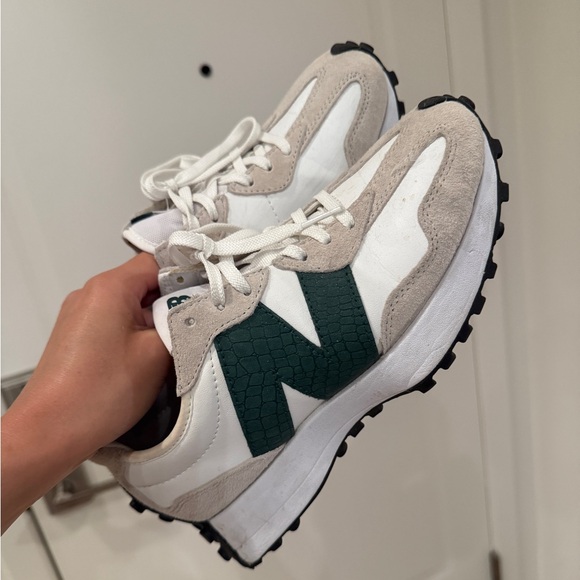 New balance 327 - Picture 2 of 3